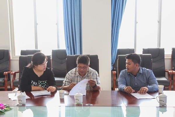Warmly Welcome Philippine Merchants to Visit China Coal Group for Purchasing Equipment