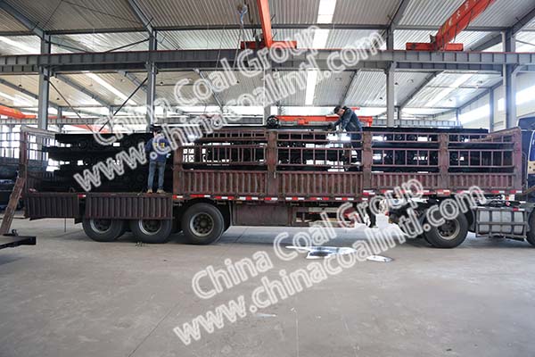 A Batch of Mining Flatbed Mine Cars Sent to Shaanxi