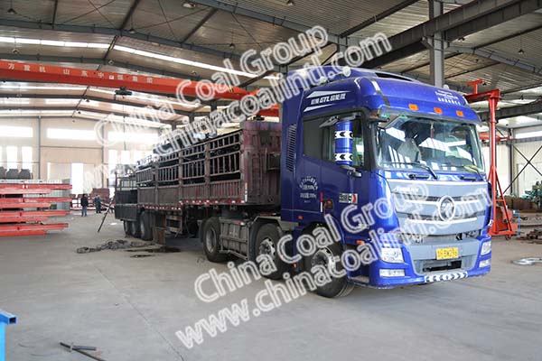 A Batch of Mining Flatbed Mine Cars Sent to Shaanxi