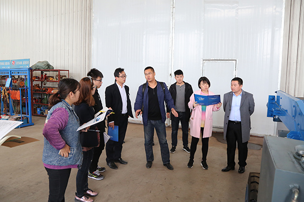 Warmly Welcome Mucking Machine Expert Manager Li Came To China Coal Group For Product Training