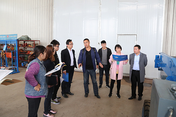 Warmly Welcome Mucking Machine Expert Manager Li Came To China Coal For Product Training