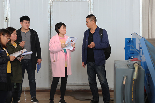 Warmly Welcome Mucking Machine Expert Manager Li Came To China Coal For Product Training