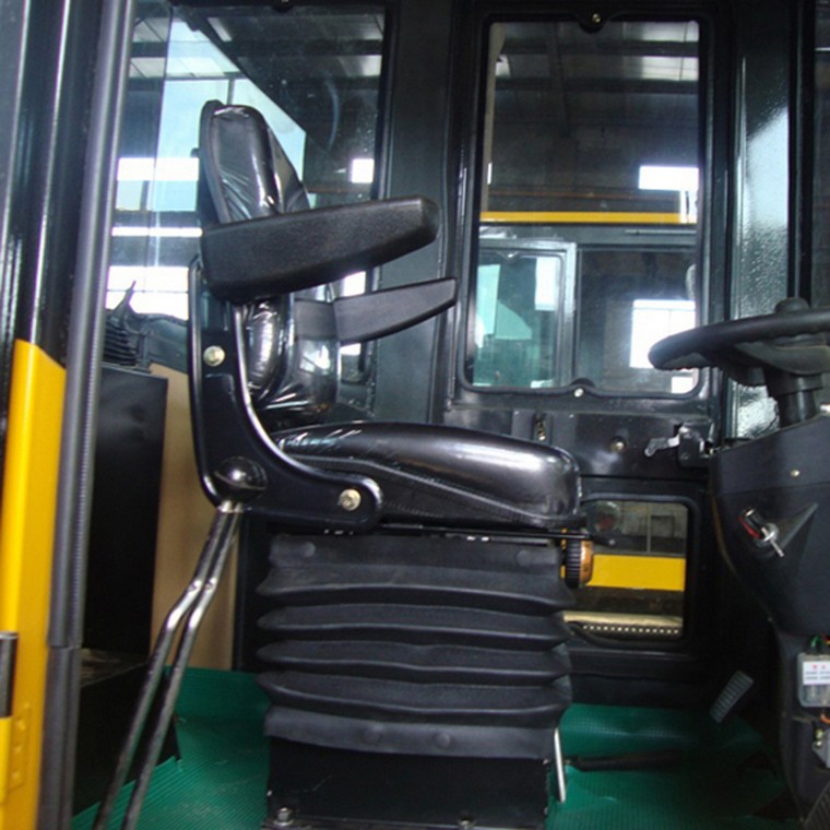 WZ tunnel dedicated backhoe loader