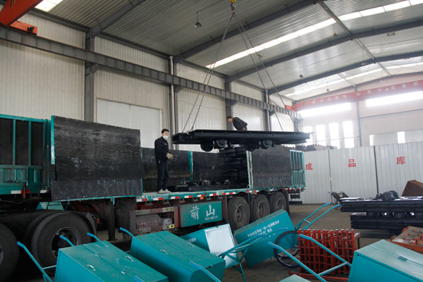 Mining Flatbed Mine Cars of China Coal Group Sent to Xinjiang