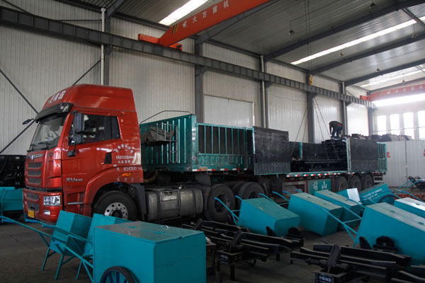 Mining Flatbed Mine Cars of China Coal Group Sent to Xinjiang