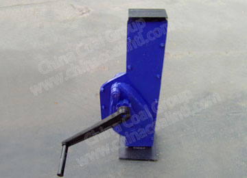 Ratchet Rail Jack with Safety Crane Handle