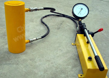 Separated Hydraulic Jacks