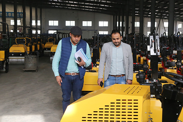 Warmly Welcomes UAE Merchants To Visit China Coal Group For Purchase Pavement Equipment