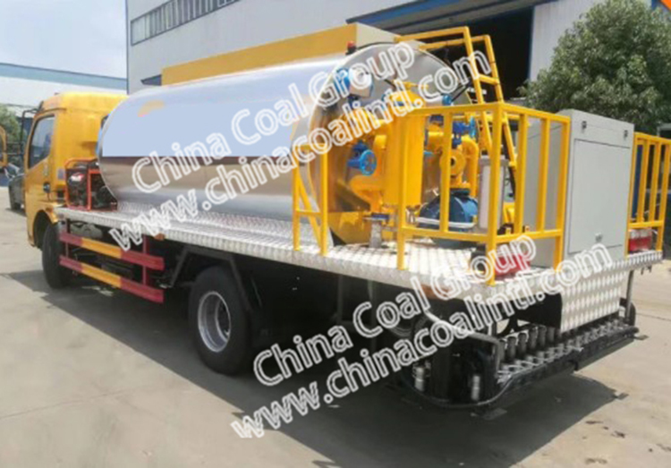 5000 Liters 4x2 Asphaltum Road Repairing Vehicle