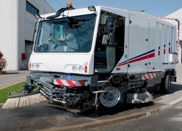 SDZ5168TSL Road Sweeper