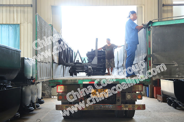 China Coal Group Sent A Batch Of Material Trucks And Flatbed Mine Cars To Shanxi Province