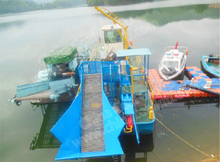 Garbage Pack Transport Ship Garbage Pack Transport Ship
