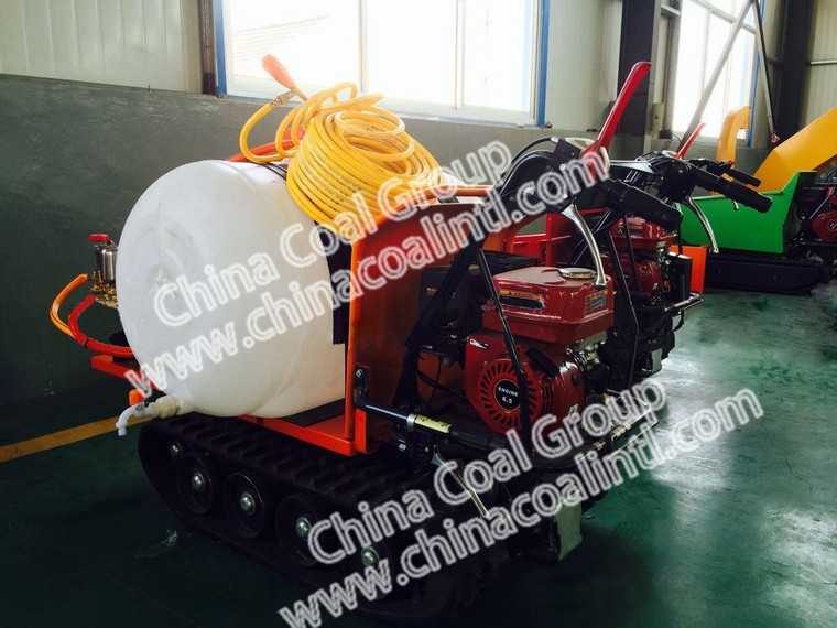 1All-Terrain Agricultural Medicine Sprayer Crawler Transport Vehicle