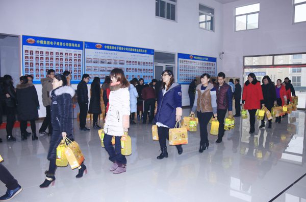 Shandong China Coal Group Distributed the Spring Festival Benefits to Staff