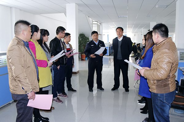 Warmly Welcome Director Xue of Sanjia Police Station of High-tech Zone Come to Publicize Network Fraud Prevention 