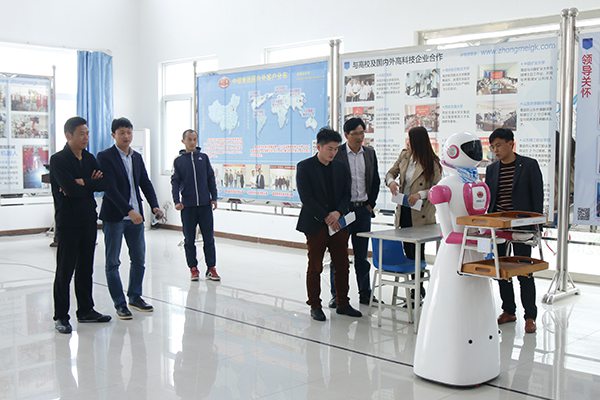 Warmly Welcome Merchants from Xuzhou to China Coal Group for Purchasing Intelligent Robots