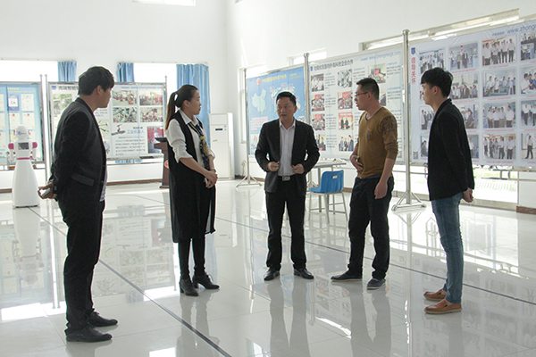 Warmly Welcome Linyi Merchants to Visit China Coal Group for Purchasing Intelligent Robot