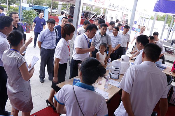 Warmly Welcome Municipal Science and Technology Bureau and Municipal Grain Bureau Leaders to Visit Group's Exhibition