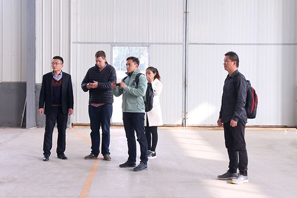 Warmly Welcome Bolivia Merchants to Visit Shandong China Coal Group for Purchasing Railway Equipment 